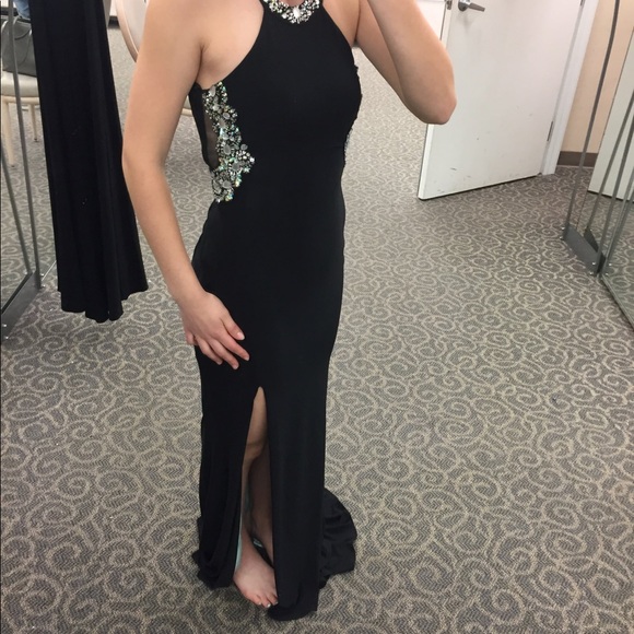 Black prom dress, worn once. In new condition - Picture 4 of 4